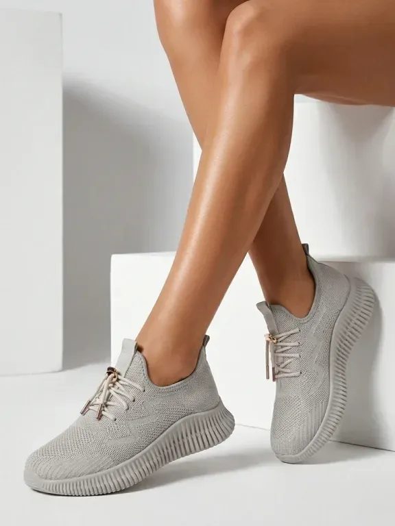 Aurelia Beige Royalfashion – Beżowe tenisówki damskie tkanina sznurowane